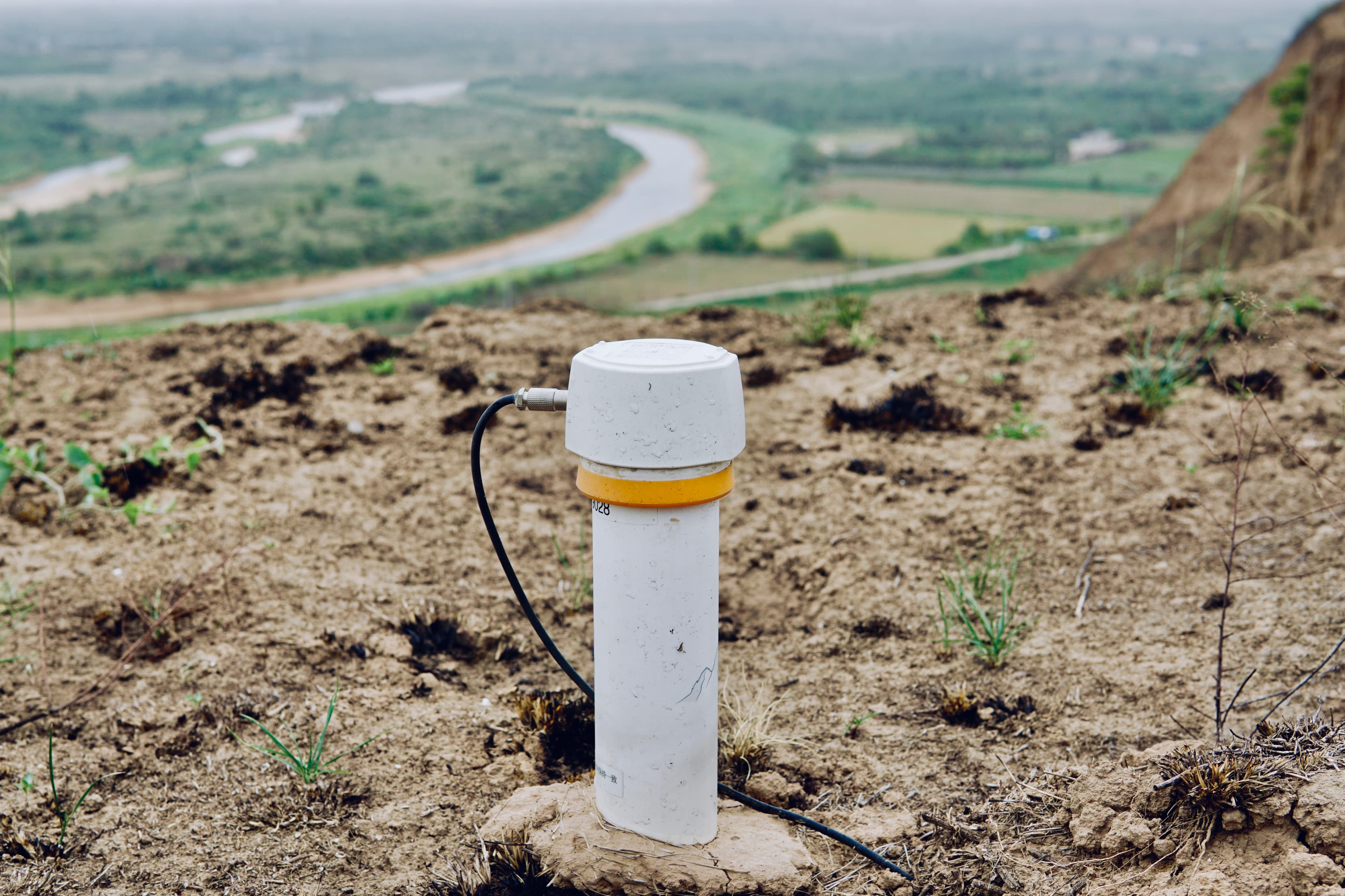 参与普适型地质灾害监测仪器示范应用